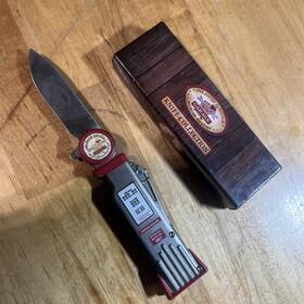 12-bkg-a001grd Busted Knuckle Garage Car Guy Gas Pump Folding Pocket Knife 12-bkg-a001grd Busted Knuckle Garage Car Guy Gas Pump Folding Pocket Knife