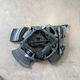 695.gm6q13 Cadillac Srx 2013 Tools 761193