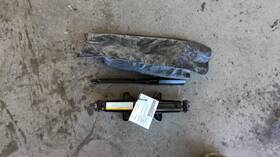 695.ch1504 Chrysler Ptcruiser 2004 Tools 738858