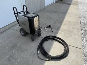 Aero-40 Cold Jet Aero 40 Dry Ice Blaster With Accessories. Low Hours