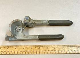 37761 Craftsman Tubing Brake Line Bender 1/4 Inch 5/16 & 3/8 Wheel #37761 Usa 37761 Craftsman Tubing Brake Line Bender 1/4 Inch 5/16 & 3/8 Wheel #37761 Usa