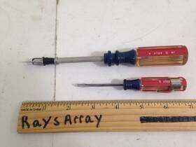 41421 Craftsman 41123/41421 2 Vtg Screwdrivers One Is Screw Holding Other Has Pocket Clip