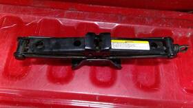 695.ch8m07 Dodge Truck Ram 1500 2007 Tools Jack 635630