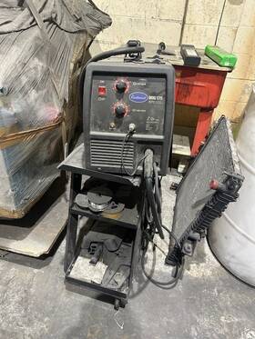 20836160404083 Eastwood Mig 175 Welder Black Used 20836160404083 Eastwood Mig 175 Welder Black Used