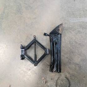 695.fd8c03 Ford Truck Escape 2003 Tools 759228
