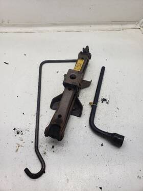 432380tested General Motors - Foreign 695.gf1302 Tracker 2002 Tools