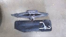 Hyundai 695.hy1s05 Sonata 2005 Tools Jack 640121