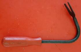 X4kt Mac Tools Iit5 Usa V-notch Bent Upholstery Trim Panel Removal Tool