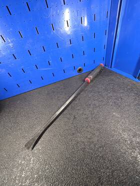 Pb25cr Mac Tools Red 25 Inch Capped Comfort Handle Curved Pry Bar