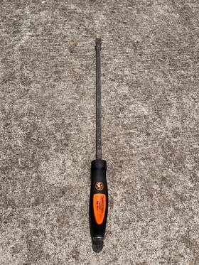 Pb023 Matco Tools -23 Inch Curved Pry Bar Angled Tip - Orange