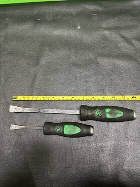 Pbg12-pbg8a Matco Tools 8 Inch 12 Long Striking Curved Prybar Green Pbg12 Pbg8a