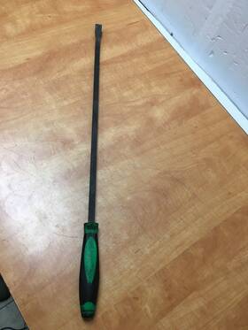 Pbg31c Matco Tools Pbg31 Usa 30 Inch Long Striking Curved Prybar Green Pbg31c Matco Tools Pbg31 Usa 30 Inch Long Striking Curved Prybar Green