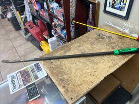 Pbg48c Matco Tools Striking 48 Inch Curved Pry Bar Green Pbg48c Matco Tools Striking 48 Inch Curved Pry Bar Green