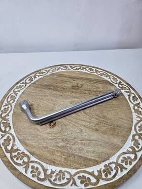 695.mb1u97 Mercedes-benz Sl320 Sl500 R129 Wheel Removal Lug Wrench Fits 95 96 97 695.mb1u97 Mercedes-benz Sl320 Sl500 R129 Wheel Removal Lug Wrench Fits 95 96 97