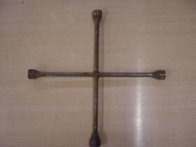 9-44896 Sears Vintage 4-way Lug Wrench 9-44896 Sears Vintage 4-way Lug Wrench