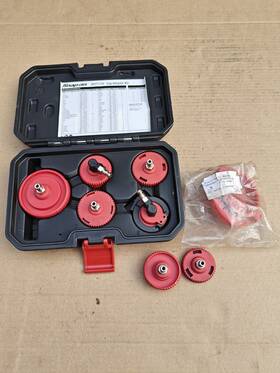 Bb71170 Snap-on Tools Master Cylinder Pressure Bleed Cap Kit Extras Bb71170 Snap-on Tools Master Cylinder Pressure Bleed Cap Kit Extras