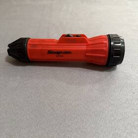 Ecf1b Snap-on Flashlight -