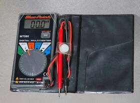 Snap-on Mt592 Blue Point Digital Multimeter / Multitester W Test Leads -