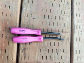 Pbmb5pp Snap-on Pbms5 Pbmb5 Pbms5pp Tools 2pc Pearl Pink 5 Inch Length Straight Bent Mini Pocket Prybar Set