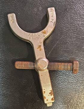 S8702-4 Snap-on Back Rear Pinto Caster Camber Alignment Tool 1974 S8702-4 Snap-on Back Rear Pinto Caster Camber Alignment Tool 1974