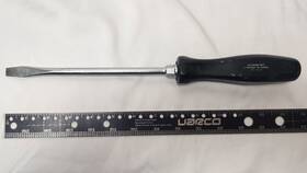 Sdd8 Snap-on 8 Inch Black Handle 3/8 Slotted Flat Tip Screwdriver