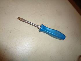 Sds2 Snap-on Tool Pearl Blue Screwdriver 6-1/2 Inch Lg 3/16 Usa Sds2 Snap-on Tool Pearl Blue Screwdriver 6-1/2 Inch Lg 3/16 Usa
