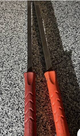 Spbh30r Snap-on Tools Two 30 Inch Heavy Duty Striker Prybar Red And Orange Spbh30r Snap-on Tools Two 30 Inch Heavy Duty Striker Prybar Red And Orange