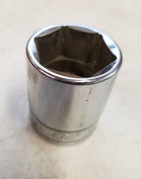 Twm28 Snap-on 1/2 Inch Drive 28mm 6 Point Shallow Chrome Socket
