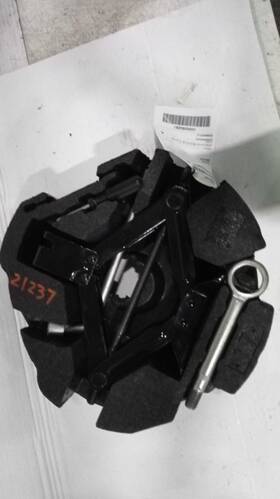 695.su1s16 Subaru Forester 2016 Tools 535337