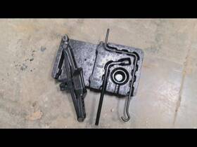 695.to1b17 Toyota Corolla 2017 Tools 684940