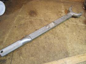 Volvo 9995426 Counter-hold Wrench