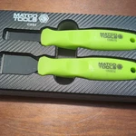 Matco Tools 2PC Scraper Set Steel Blade Green/black CSS216 CSS232. Fixed Price $48.00.